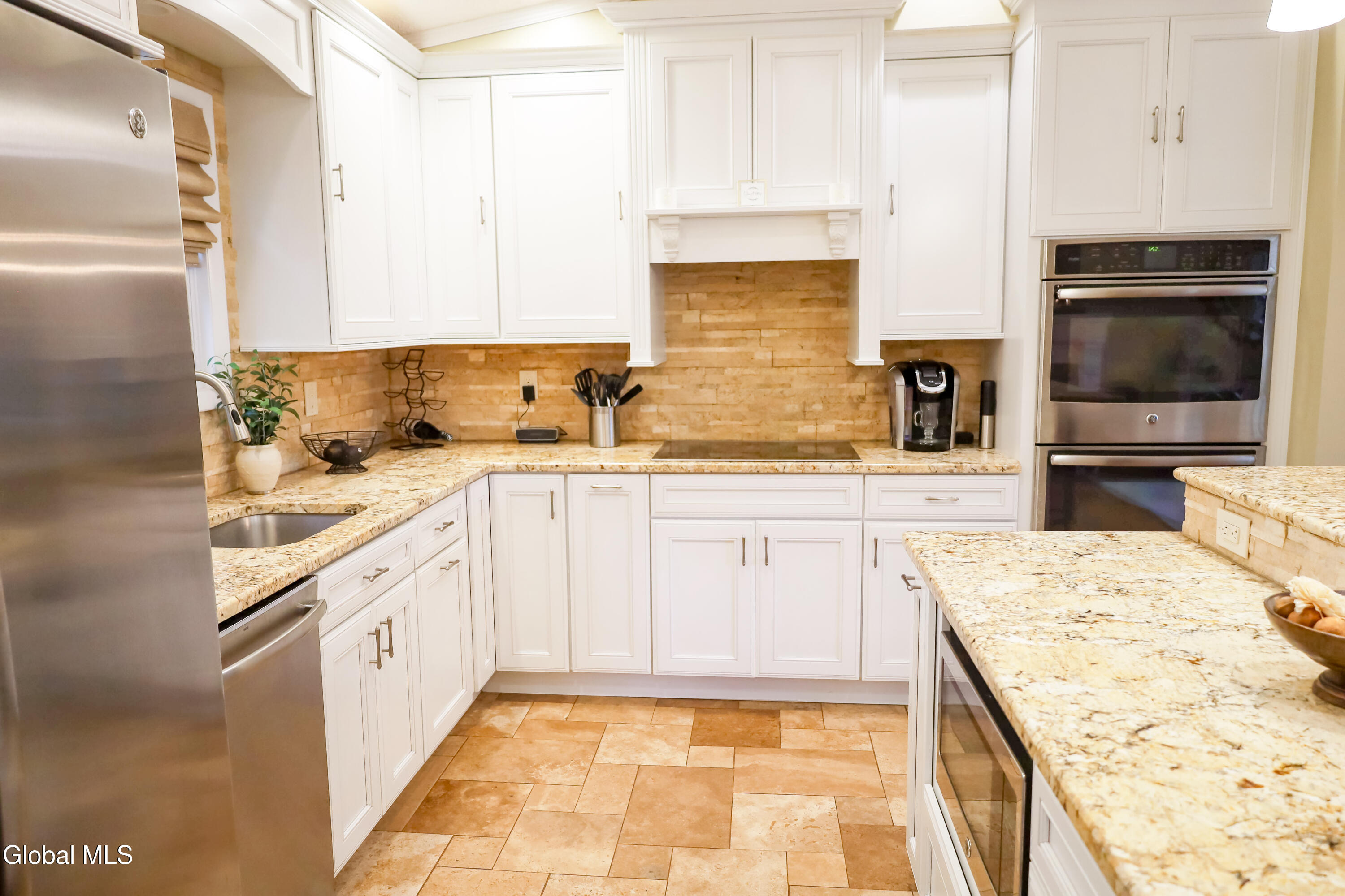 1081 Shave Road Schenectady, NY 12303 - Photo 9 of 26 KI1-2