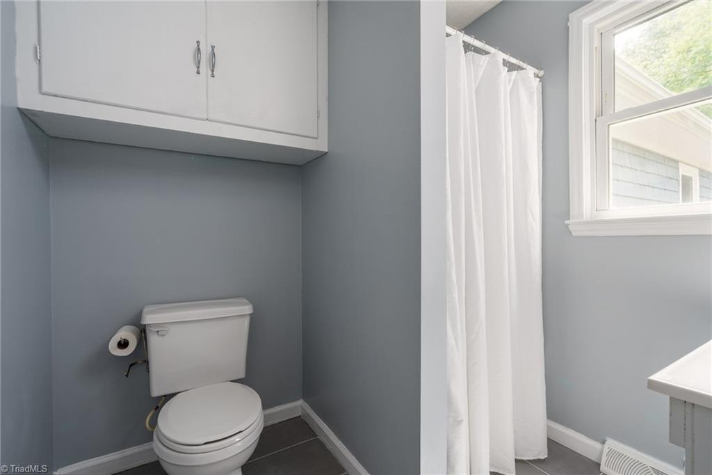 3606 Edgefield Road Greensboro, NC 27409 - Photo 12 of 41 primary bathroom
