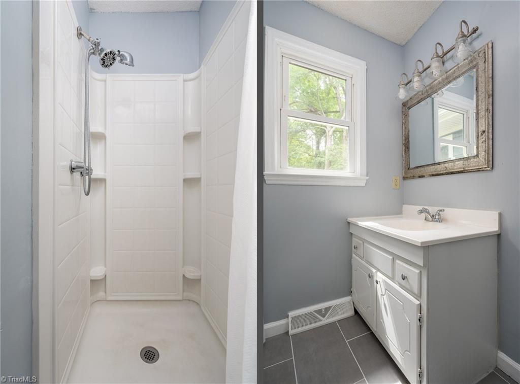3606 Edgefield Road Greensboro, NC 27409 - Photo 15 of 41 primary bathroom