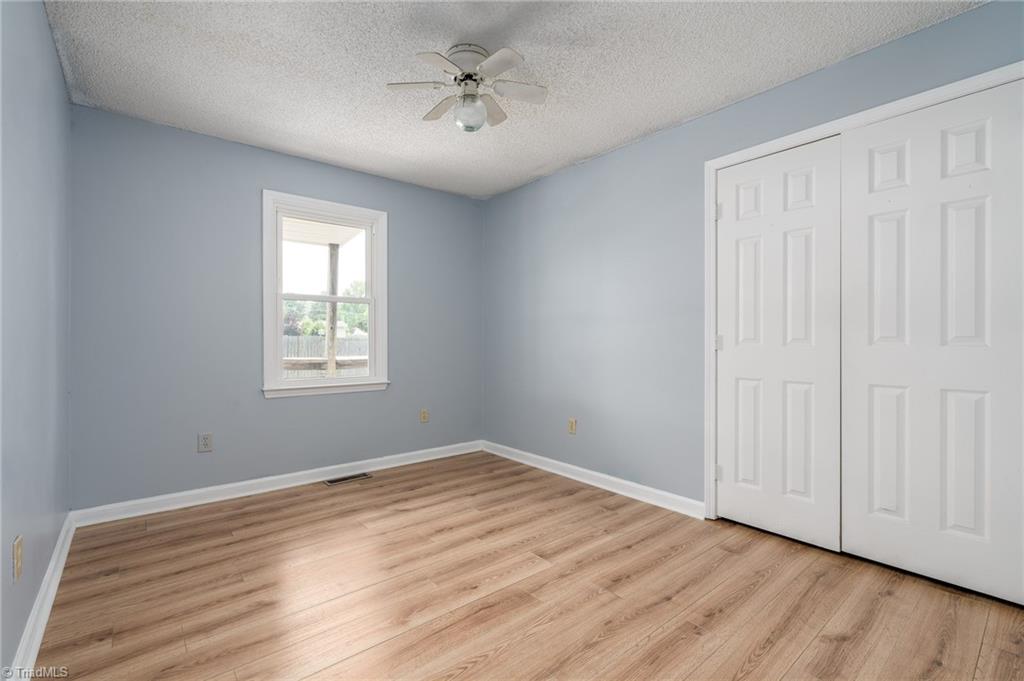 3606 Edgefield Road Greensboro, NC 27409 - Photo 17 of 41 Flex space / 5th bedroom