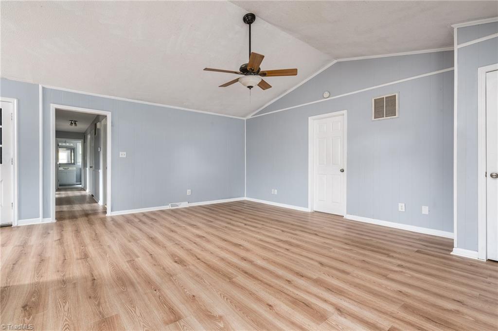 3606 Edgefield Road Greensboro, NC 27409 - Photo 9 of 41 Living room