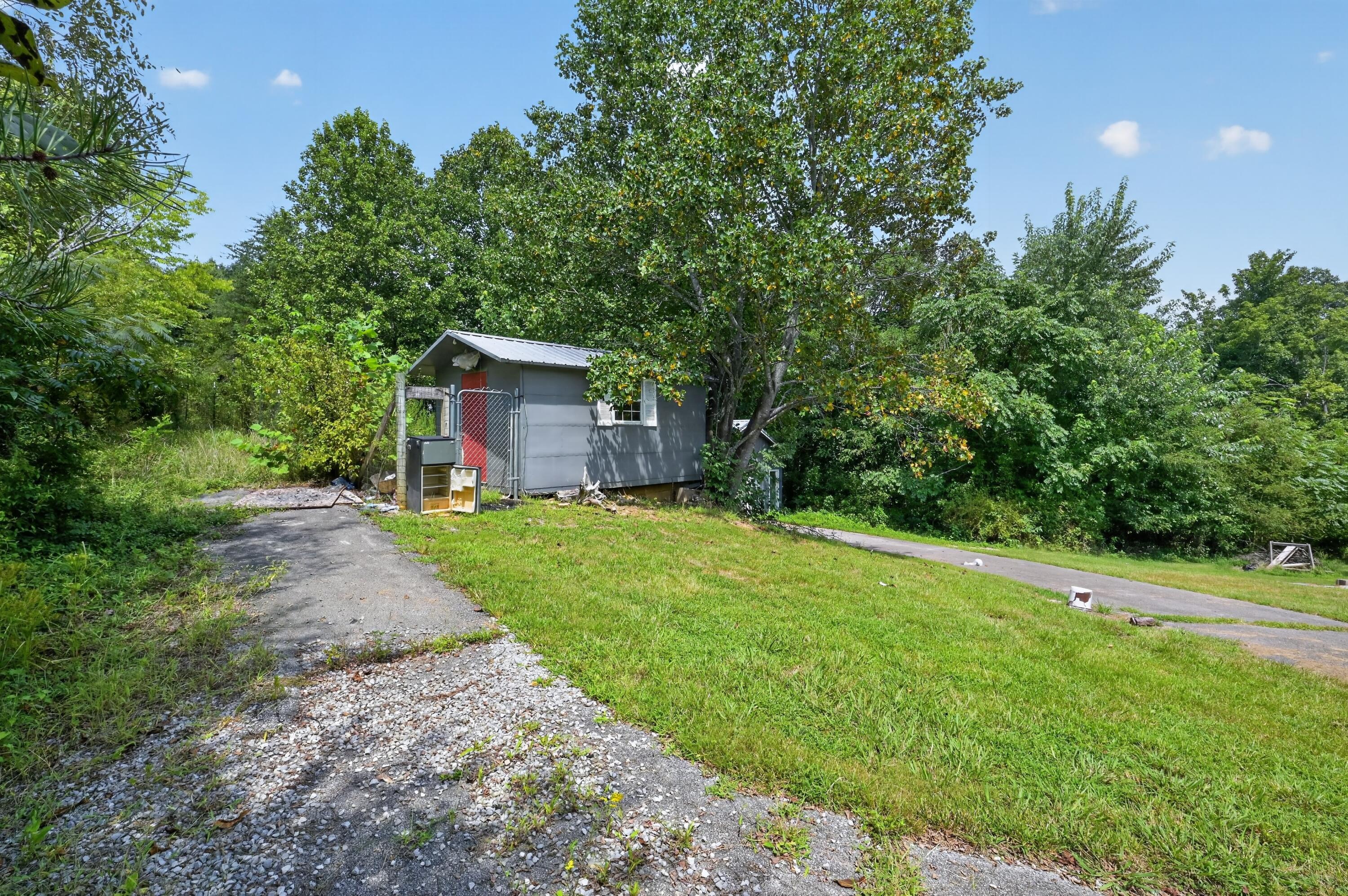 12736 Peonia Road Clarkson, KY 42726 - Photo 12 of 30 21