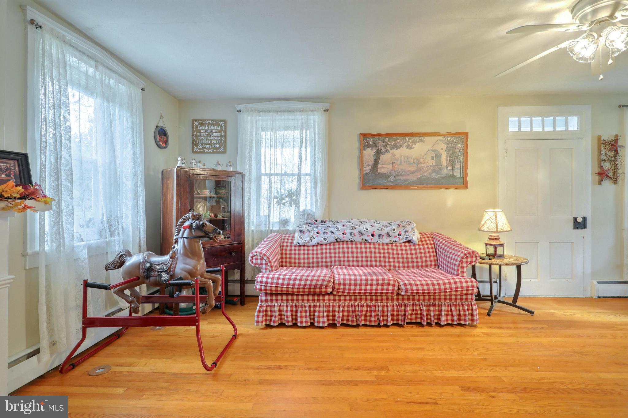 890 Tracey Road Hanover, PA 17331 - Photo 7 of 44