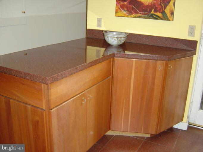 18 3rd Street Southeast, Unit 1B Washington, DC 20003 - Photo 2 of 23 Kitchen