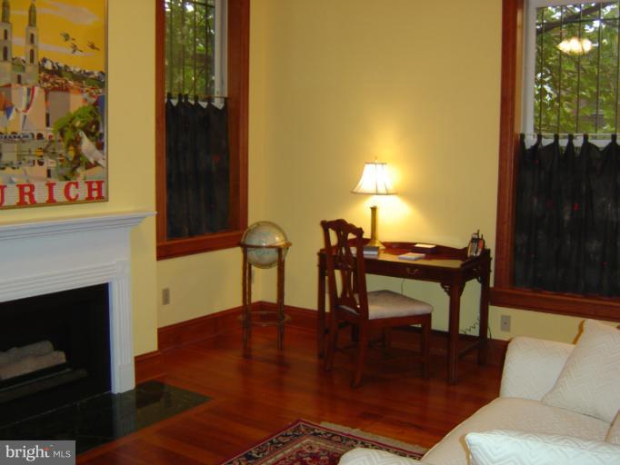 18 3rd Street Southeast, Unit 1B Washington, DC 20003 - Photo 13 of 23 Family Room