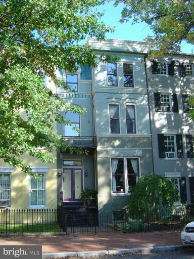 18 3rd Street Southeast, Unit 1B Washington, DC 20003 - Photo 23 of 23 Exterior (Front)
