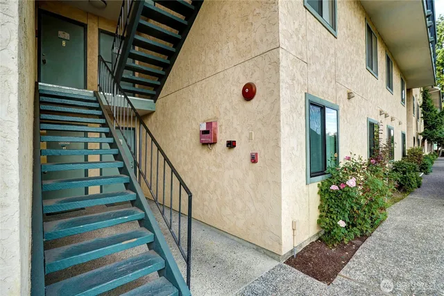 $385,000 | 14331 124th Avenue Northeast, Unit C22, Kirkland, WA 98034