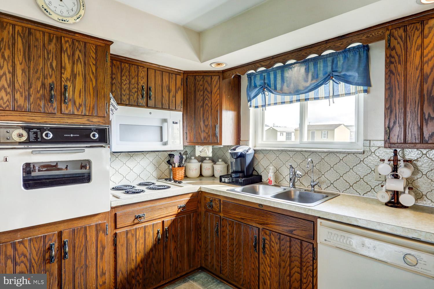 2019 Valley Road Morgantown, PA 19543 - Photo 17 of 38 Gallery Image 17