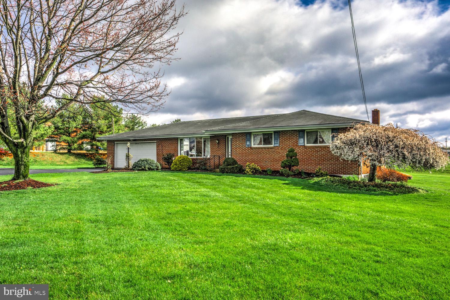 2019 Valley Road Morgantown, PA 19543 - Photo 5 of 38 Gallery Image 5