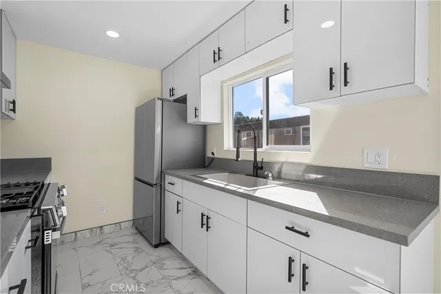 $1,395,000 | 10005 Sepulveda Boulevard, Mission Hills, CA 91345