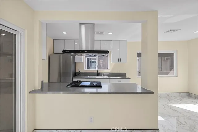 $1,395,000 | 10005 Sepulveda Boulevard, Mission Hills, CA 91345