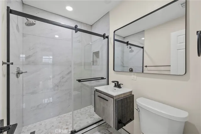 $1,395,000 | 10005 Sepulveda Boulevard, Mission Hills, CA 91345