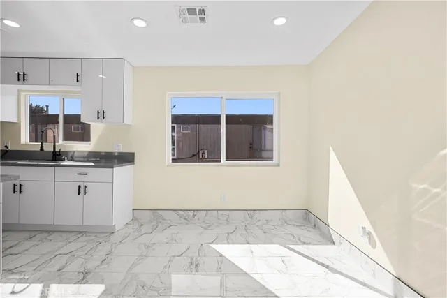 $1,395,000 | 10005 Sepulveda Boulevard, Mission Hills, CA 91345