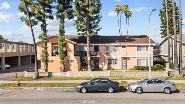 $1,395,000 | 10005 Sepulveda Boulevard, Mission Hills, CA 91345