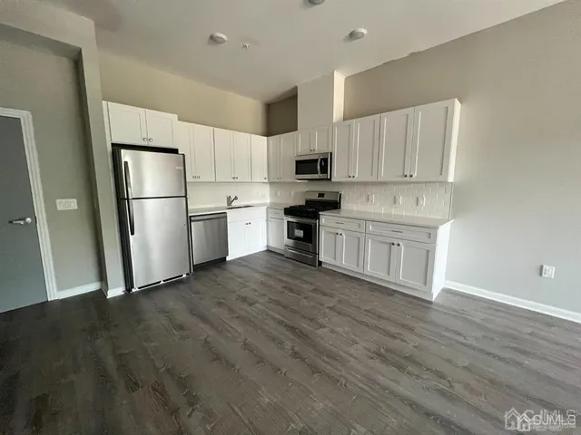 $2,400 | 3 Old Trenton Road, Unit 17, Cranbury, NJ 08512