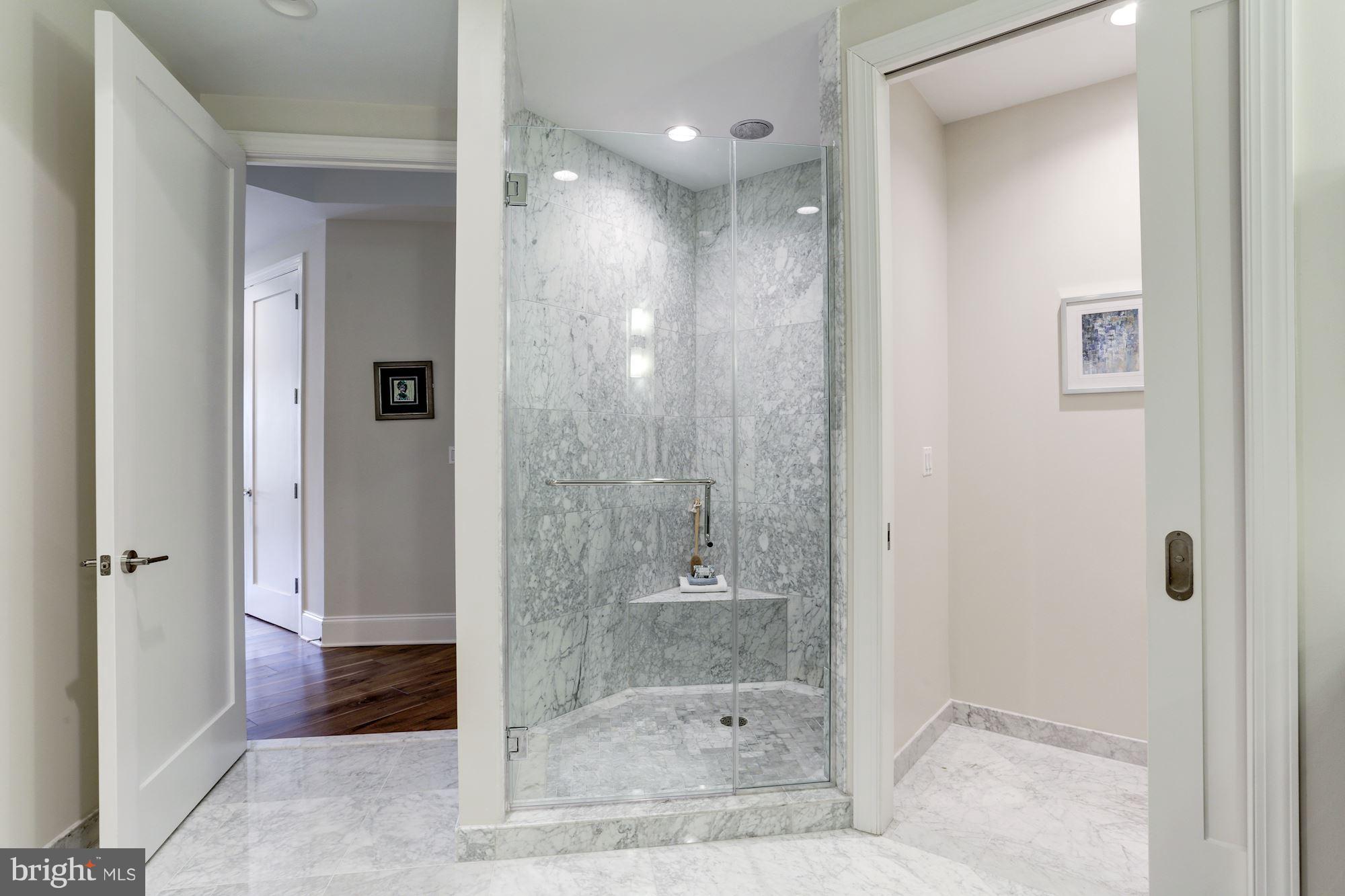 8121 River Road, Unit 422 Bethesda, MD 20817 - Photo 22 of 30 Bath (Master)
