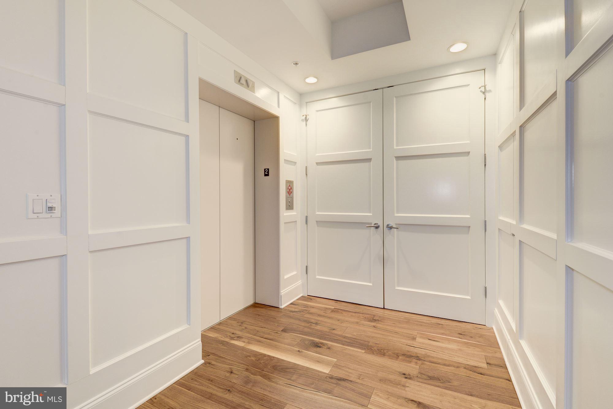 8121 River Road, Unit 422 Bethesda, MD 20817 - Photo 4 of 30 Foyer