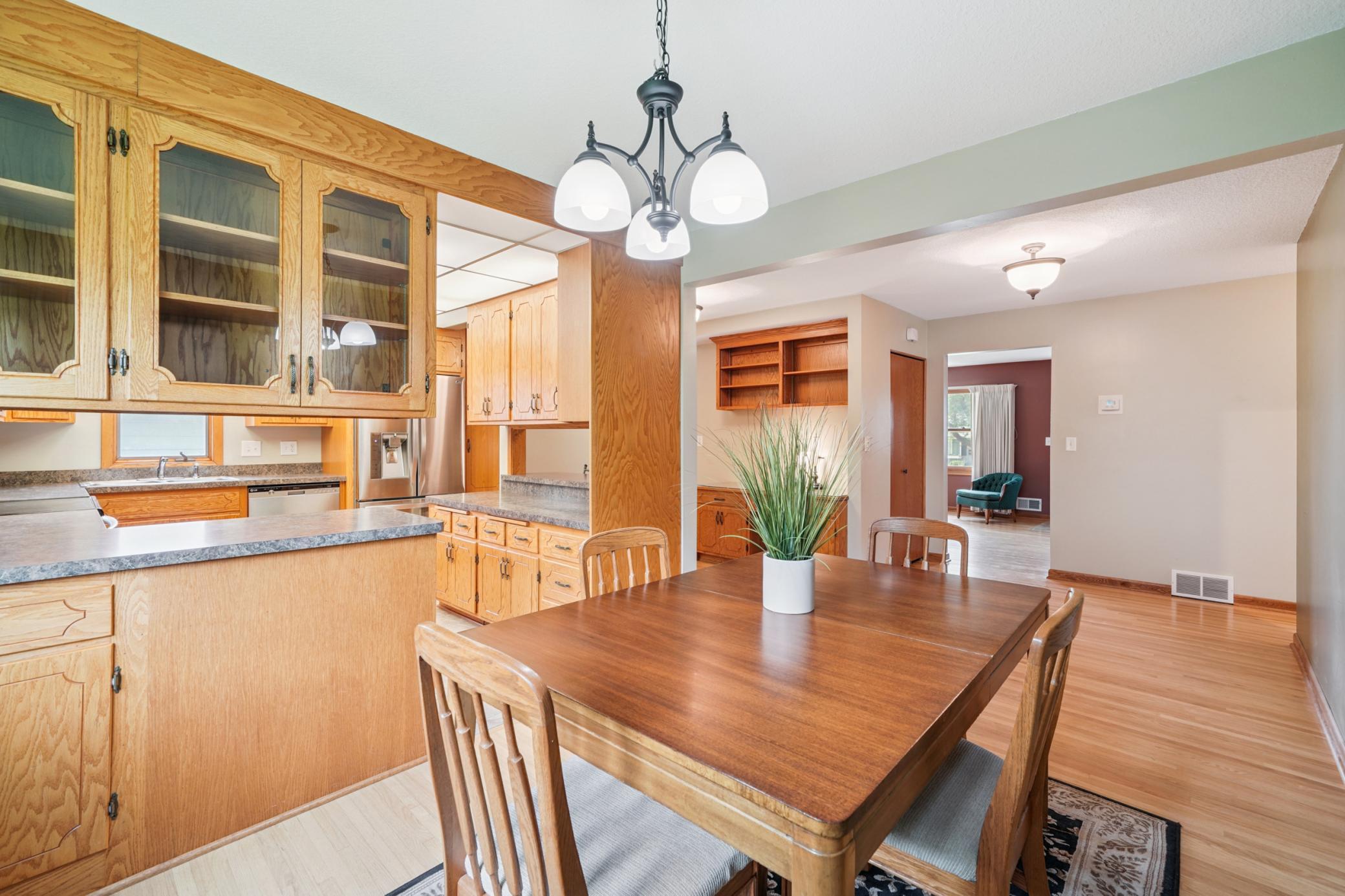 8227 Harrison Road Bloomington, MN 55437 - Photo 7 of 28 Gallery Image 7