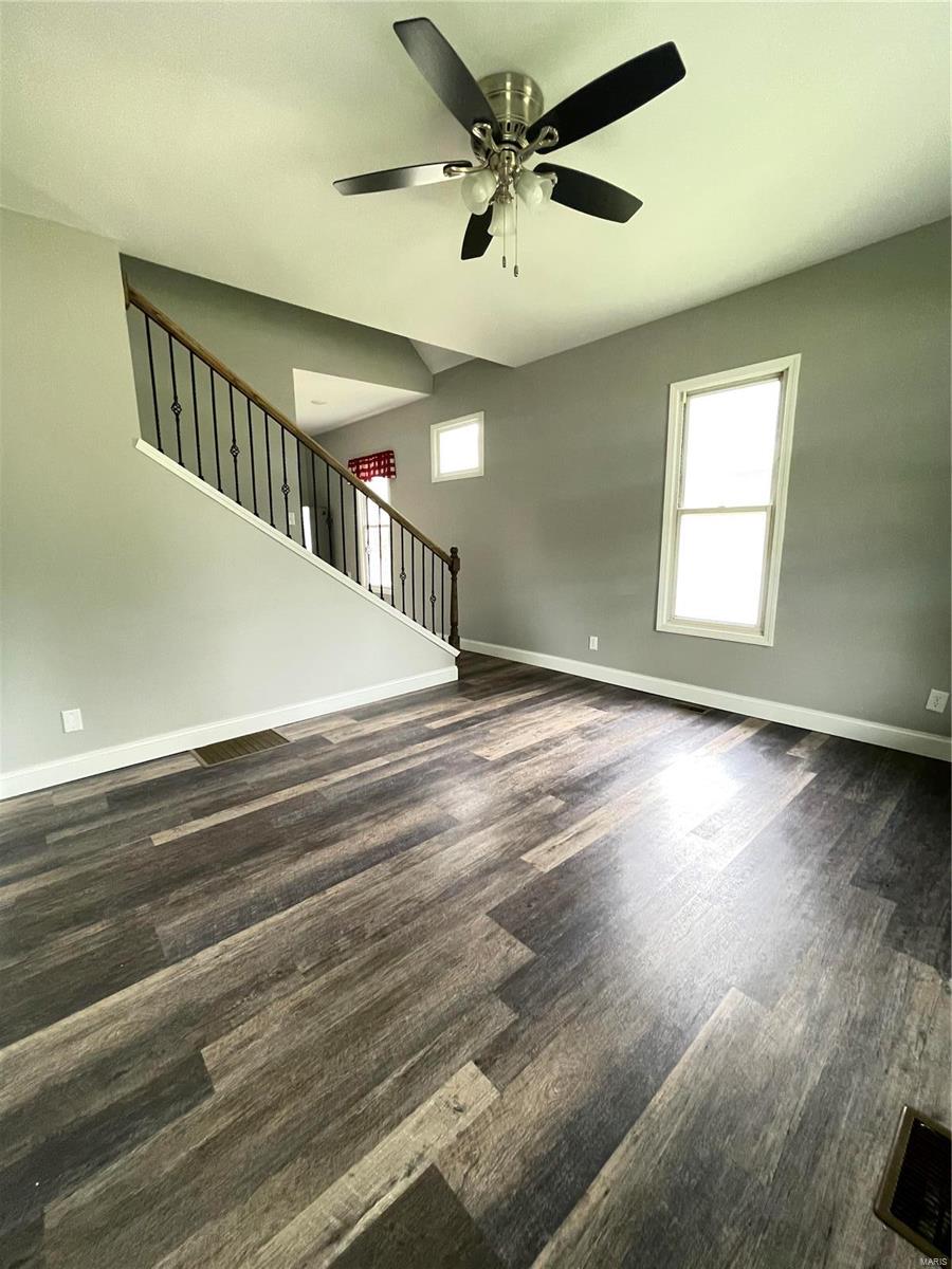 517 St Louis Road Collinsville, IL 62234 - Photo 3 of 19 Gallery Image 3