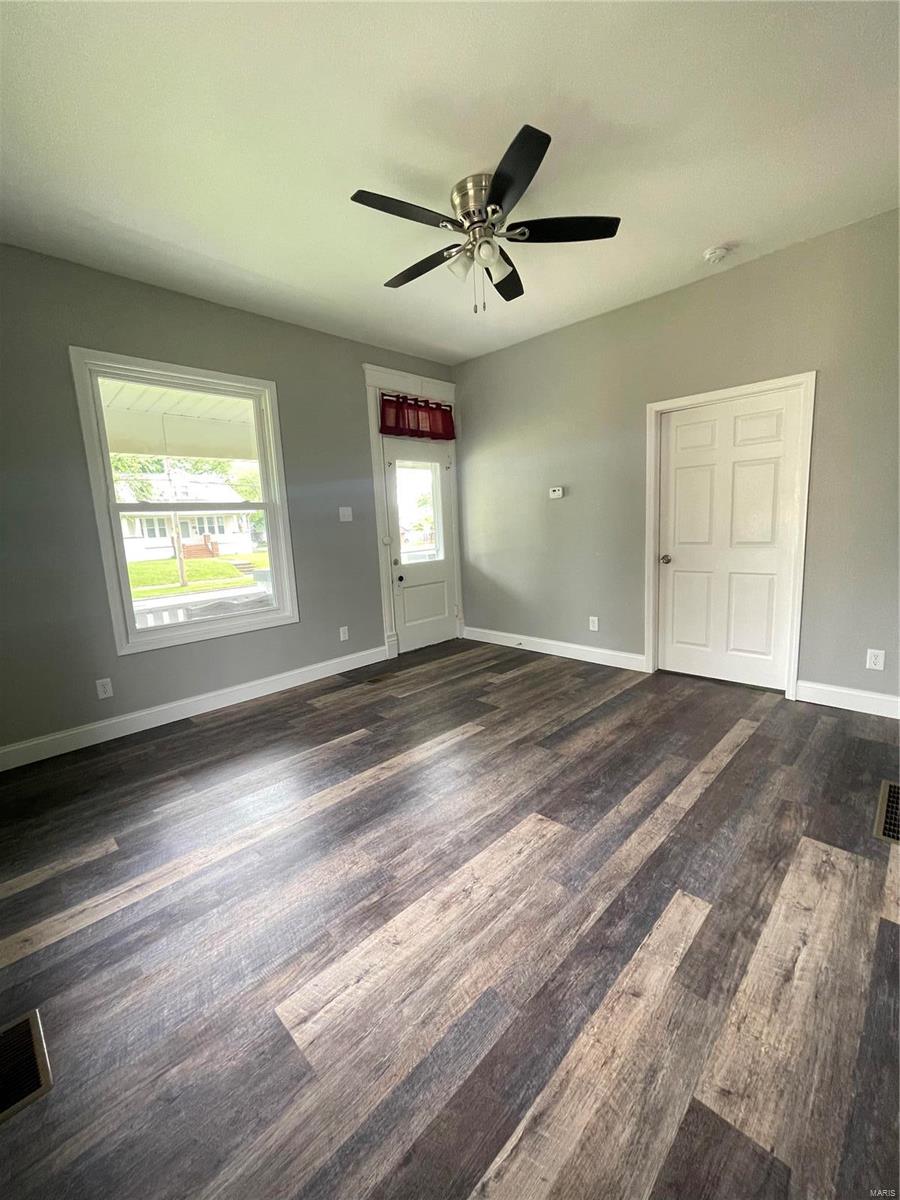 517 St Louis Road Collinsville, IL 62234 - Photo 5 of 19 Gallery Image 5