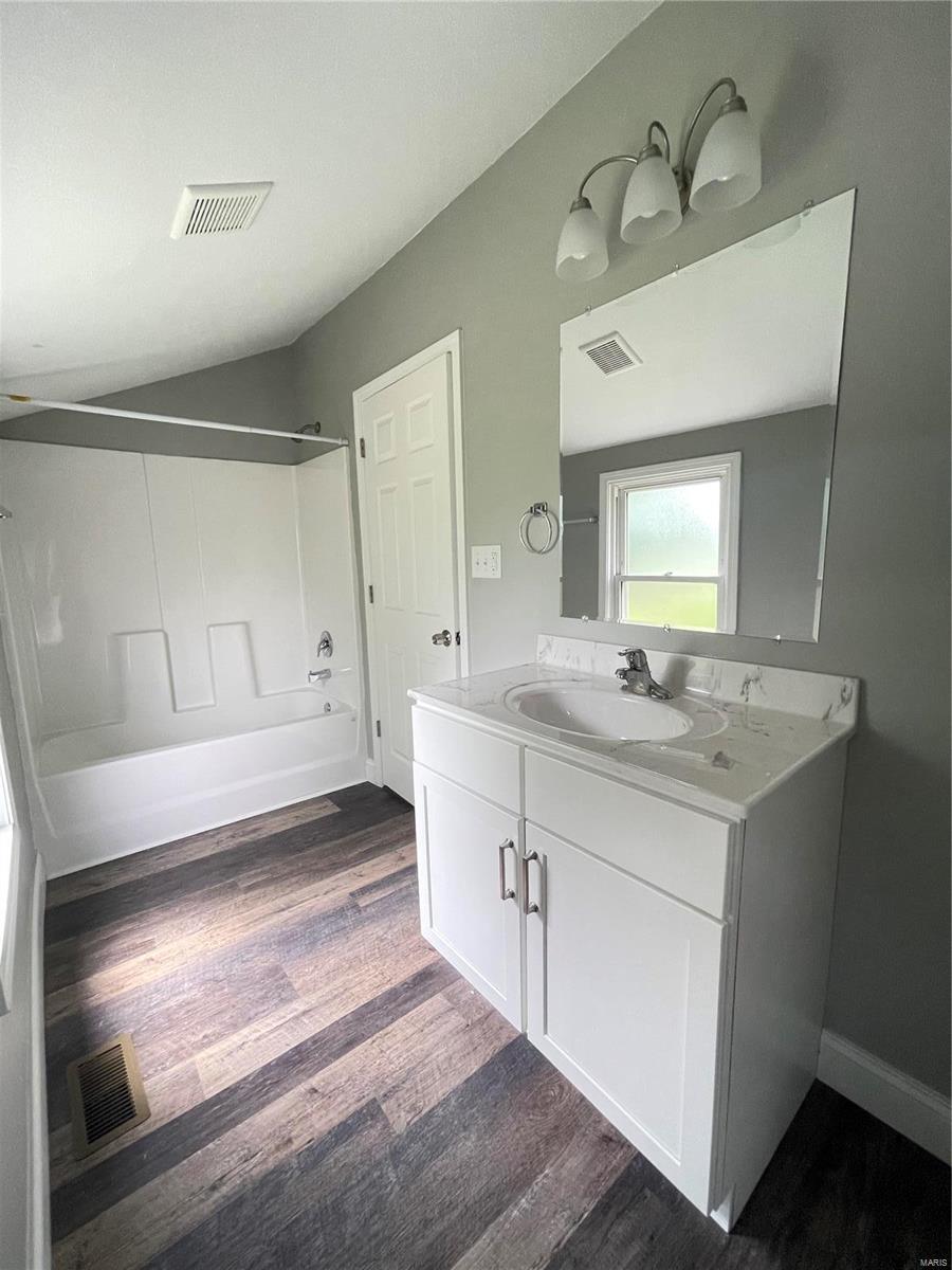 517 St Louis Road Collinsville, IL 62234 - Photo 7 of 19 Gallery Image 7