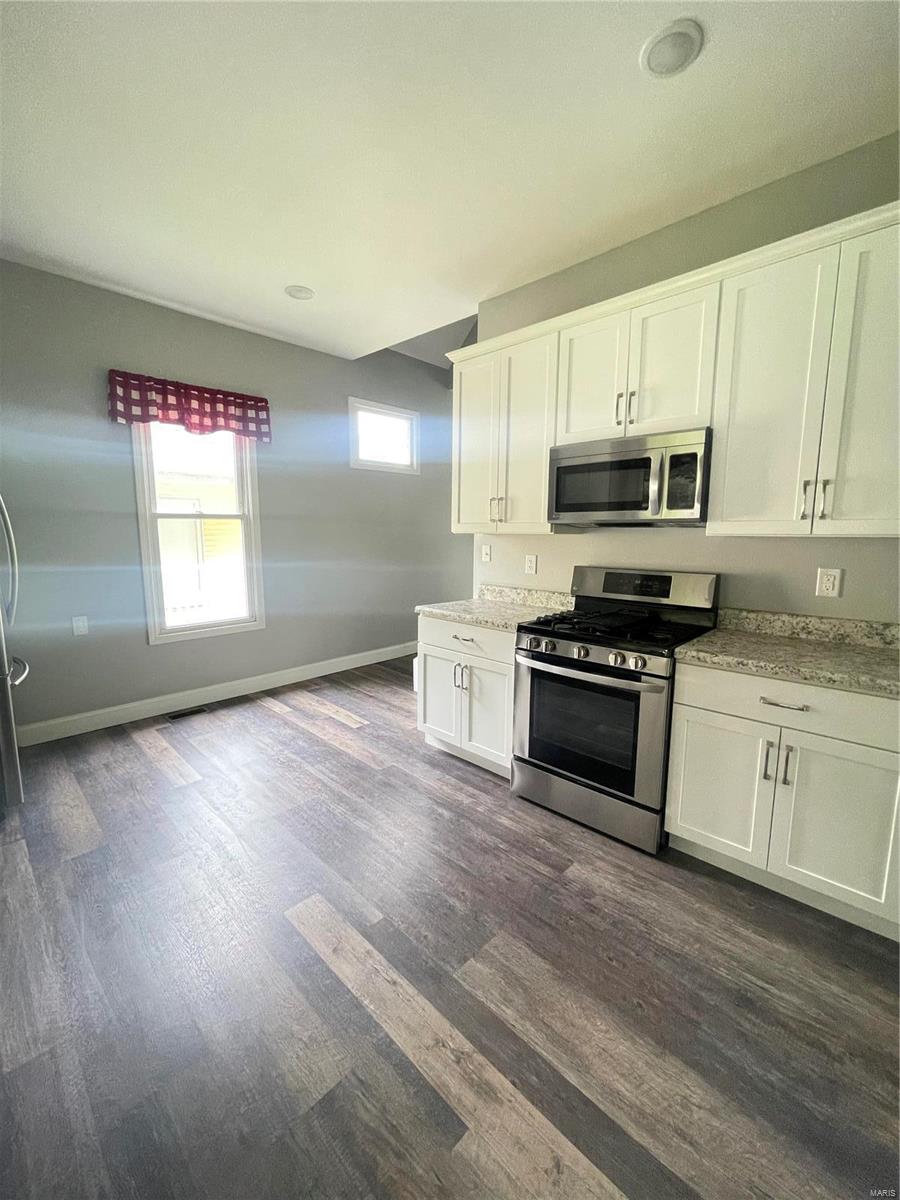 517 St Louis Road Collinsville, IL 62234 - Photo 8 of 19 Gallery Image 8
