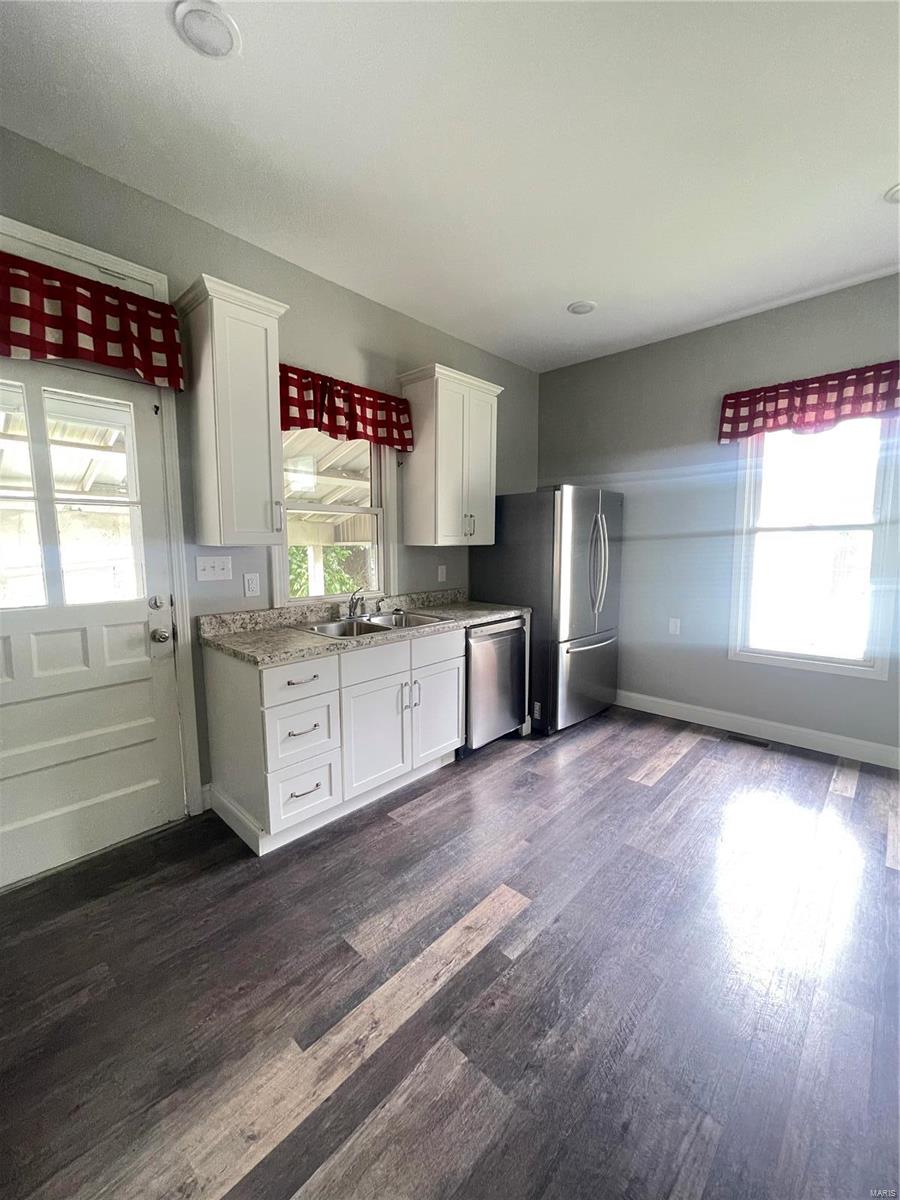 517 St Louis Road Collinsville, IL 62234 - Photo 9 of 19 Gallery Image 9