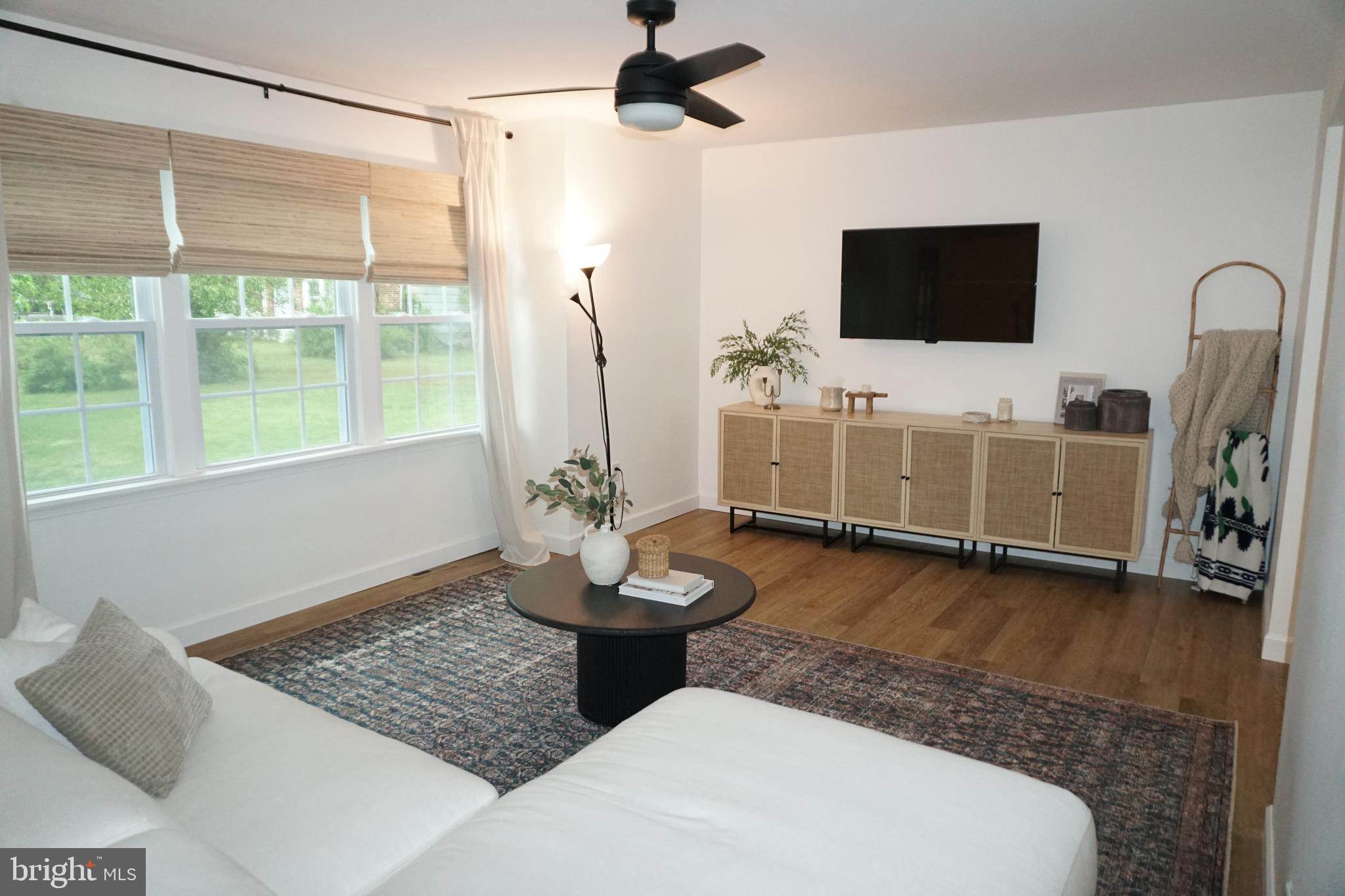 32 Evergreen Drive Newark, DE 19702 - Photo 3 of 39