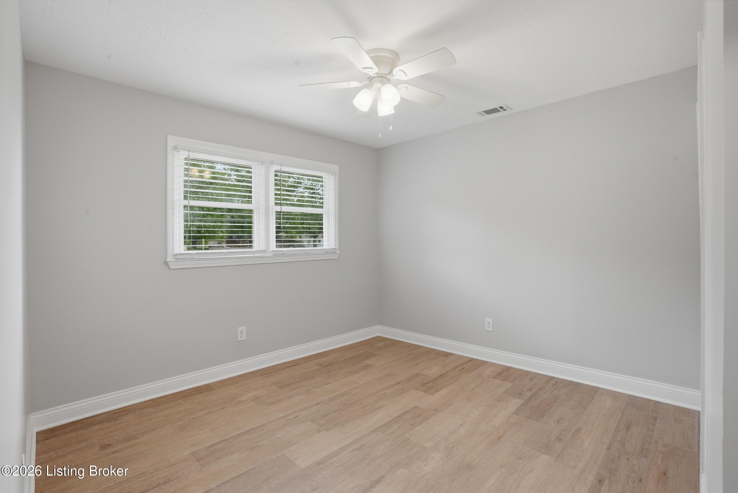 9104 New Maple Road Louisville, KY 40229 - Photo 28 of 36 Bedroom 3