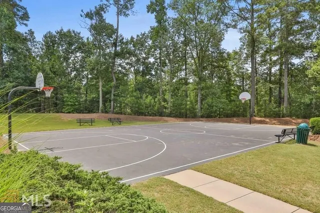 a view of a lake with houses