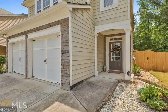 a view of a house with a outdoor space