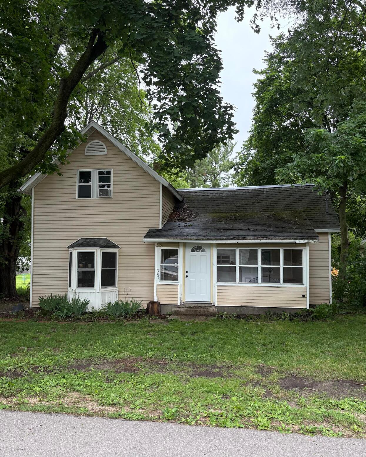 303 Rathburn Howard City, MI 49329 - Photo 3 of 28 12