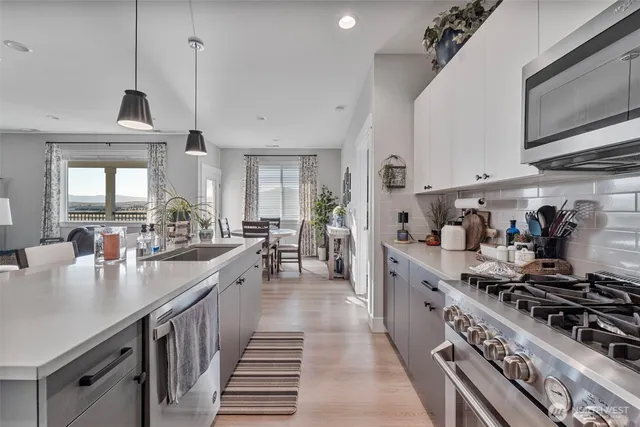 $779,000 | 887 Waylon Drive, West Richland, WA 99353