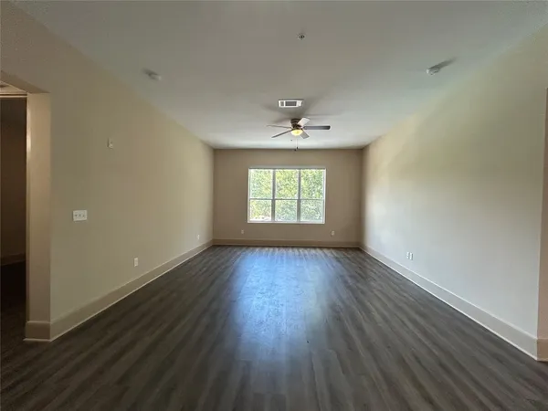 $1,658 | 230 T C Jester Boulevard, Unit BB 307, Houston, TX 77007