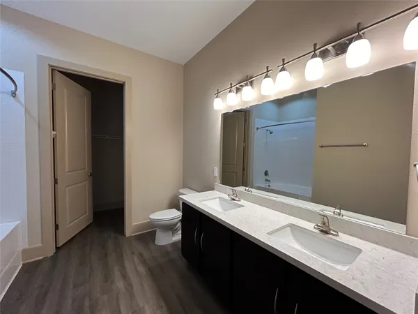 $1,658 | 230 T C Jester Boulevard, Unit BB 307, Houston, TX 77007