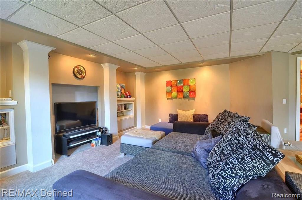 2447 Selkirk Street Rochester, MI 48306 - Photo 30 of 49