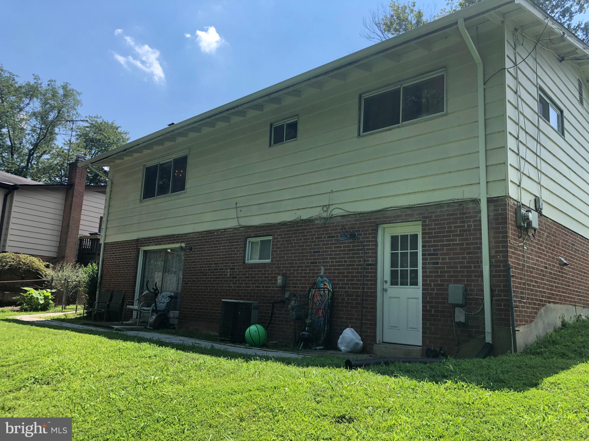 9504 Braddock Road Fairfax, VA 22032 - Photo 5 of 49 Back of the house