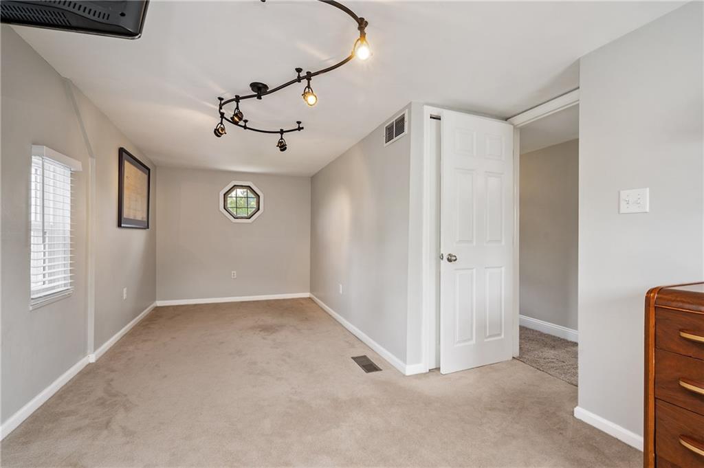 2217 Swallow Hill Road Pittsburgh, PA 15220 - Photo 13 of 25 Gallery Image 13