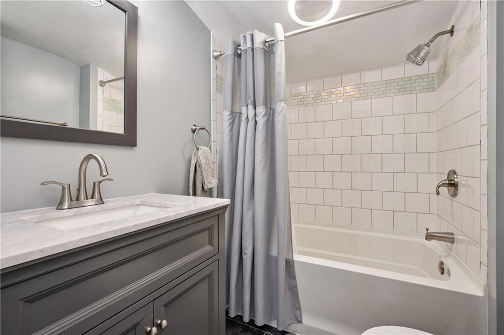 2217 Swallow Hill Road Pittsburgh, PA 15220 - Photo 14 of 25 Gallery Image 14