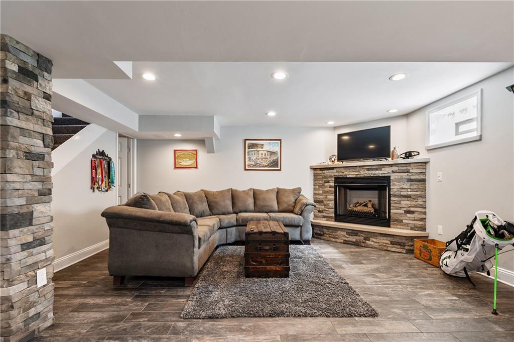 2217 Swallow Hill Road Pittsburgh, PA 15220 - Photo 17 of 25 Gallery Image 17