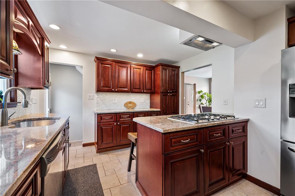 2217 Swallow Hill Road Pittsburgh, PA 15220 - Photo 9 of 25 Gallery Image 9