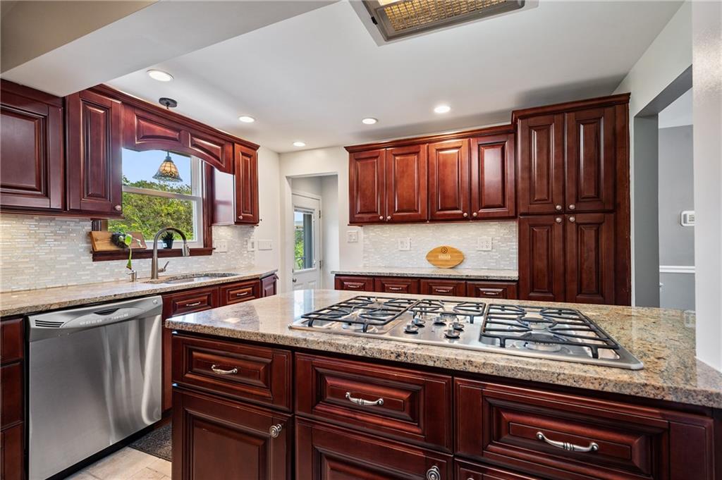2217 Swallow Hill Road Pittsburgh, PA 15220 - Photo 10 of 25 Gallery Image 10