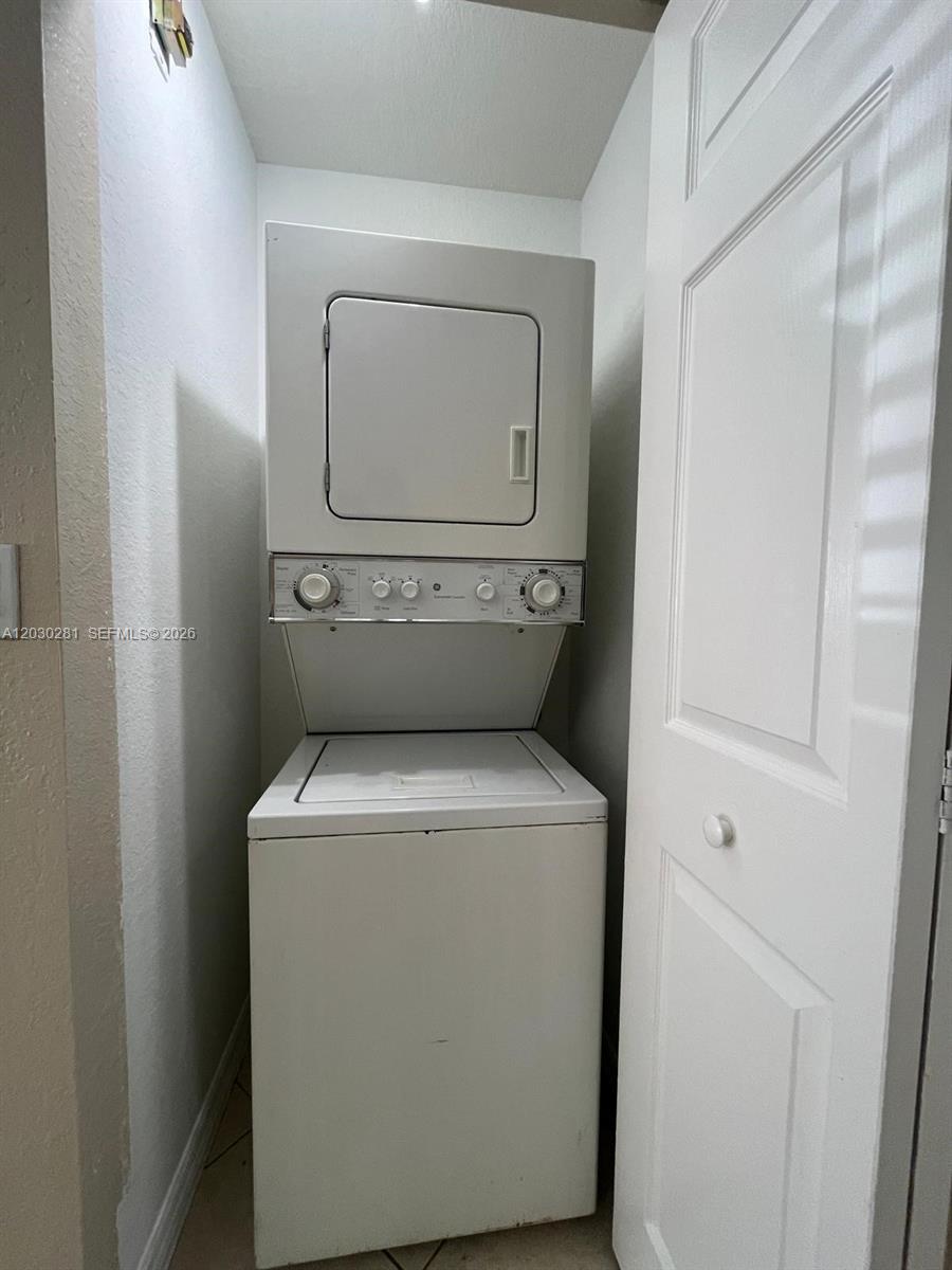 1932 Alamanda Way, Unit 1932 Riviera Beach, FL 33404 - Photo 8 of 17