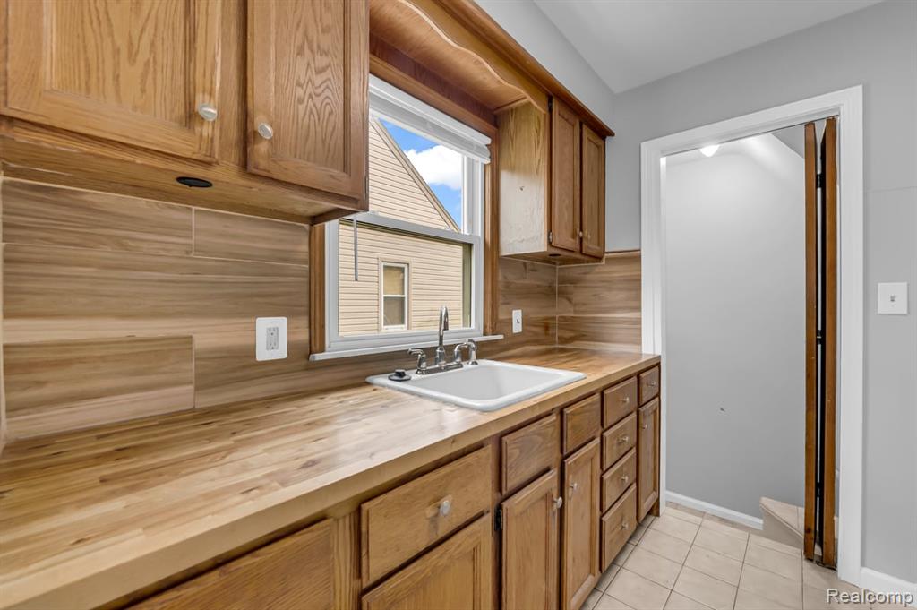 3752 Katherine Street Dearborn, MI 48124 - Photo 8 of 23