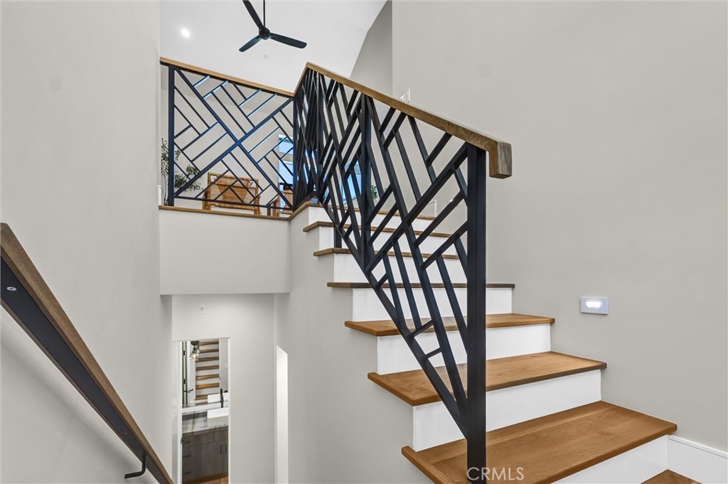 2016 Farrell Avenue, Unit A Redondo Beach, CA 90278 - Photo 17 of 42 a view of entryway