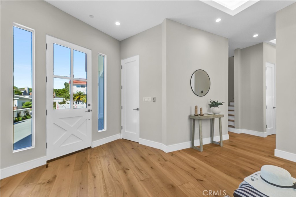 2016 Farrell Avenue, Unit A Redondo Beach, CA 90278 - Photo 3 of 42 a bedroom with a bed and a dresser