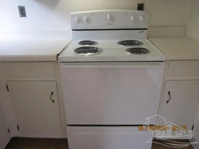 a close up view of washer and dryer