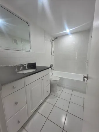 $2,399 | 13700 Southwest 62nd Street, Unit 113, Miami, FL 33183