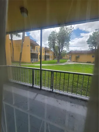 $2,399 | 13700 Southwest 62nd Street, Unit 113, Miami, FL 33183