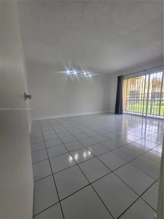 $2,399 | 13700 Southwest 62nd Street, Unit 113, Miami, FL 33183